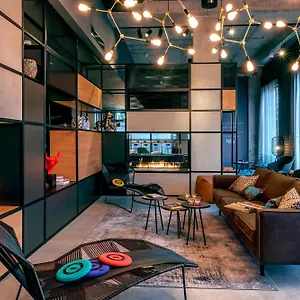 Moxy Milan Linate Airport Hotel Segrate